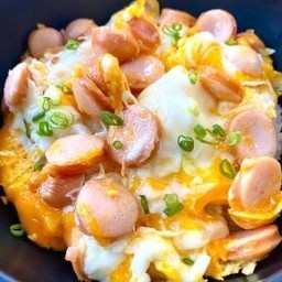 ข้าวไส้กรอกรมควันไข่คนคน