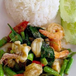 เขียวหวานทะเล ผัดแห้งงงแสนจะละมุล