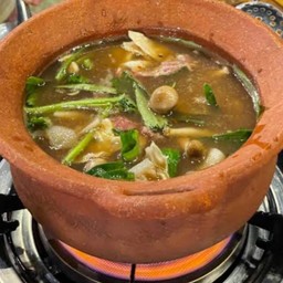 แจ่วฮ้อน หมูใหญ่ ( หมู สามชั้น ใส้ ตับ ) เมนูยอดฮิต