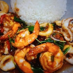 ข้าวผัดกะเพราทะเล