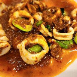 ผัดสะตอกะปิปลาหมึก