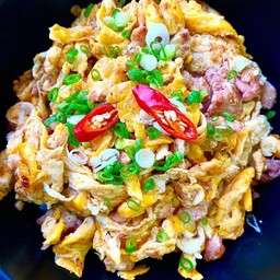 ข้าวไข่คั่วแหนม