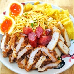 แห้งจัมโบ้ (หมู+ยอ+เชียง+ไข่)