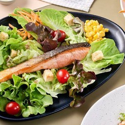 สลัดแซลมอน