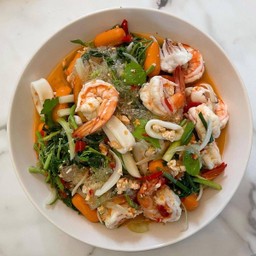 แจ่วฮ้อน ทะเลใหญ่ ( กุ้ง ปลาหมึก ปลาดอลลี่ แมงกะพรุน )