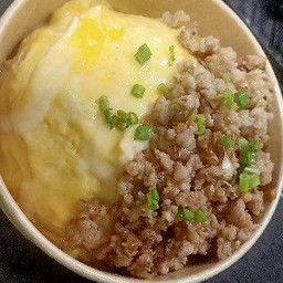 ข้าวไข่ข้นหมูกระเทียม(หมูสับ)