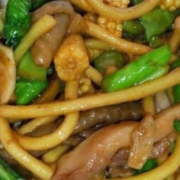 ผัดหมี่เหลือง J