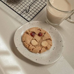 White Choc Cranberry Cookie(Delivery)