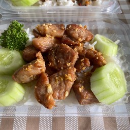 ข้าวทอดกระเทียม(เลือกเนื้อสัตว์ได้เลยค่ะ)