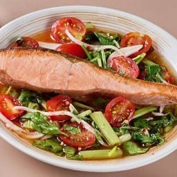 ยำแซลมอน