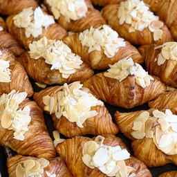 Creamy Almond Croissant(ครัวซองต์ ครีมมี่อัลมอนด์)