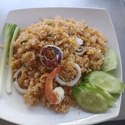 ข้าวผัดกุ้งหมึก