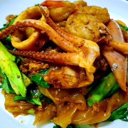 ผัดซีอิ้ว (ใส่เนื้อสัตว์ตามที่ชอบ)