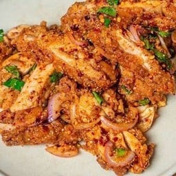 ยำไก่แซ่บ