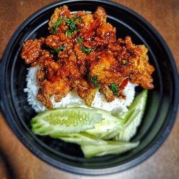 ไก่ทอดซอมบี้.รวมของทอด.ข้าวไก่ทอดราดซอส(สาขา ม.บ พฤกษา 127/252 ซ.16)