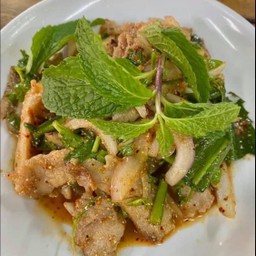 คอหมูน้ำตก