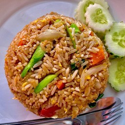 เพชรพลอยอาหารตามสั่ง