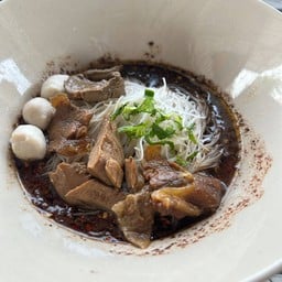 ก๋วยเตี๋ยวเนื้อ