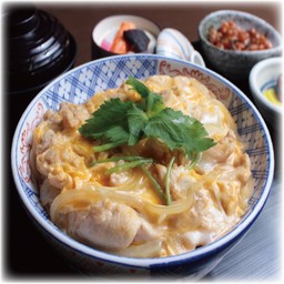 ชุดข้าวหน้าไก่ใส่ไข่