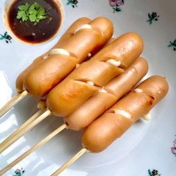 ไส้กรอกหนังกรอบชีส เล็ก (Cheese Sausage )พร้อมน้ำจิ้ม +ผัก