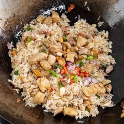 ข้าวผัดพริกเกลือกากหมู