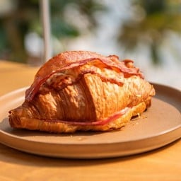 ครัวซองเบคอนแฮม