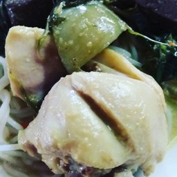 ขนมจีนแกงเขียวหวานไก่