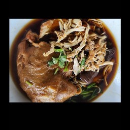 ก๋วยเตี๋ยวน่องไก่ + เนื้อไก่