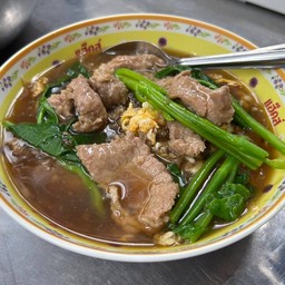 เส้นใหญ่ราดหน้า (หมู) Yai Radna