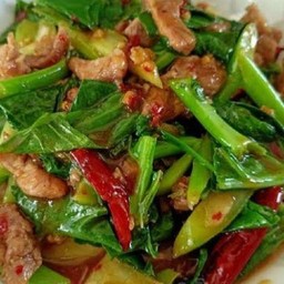 คะน้าหมูชิ้น