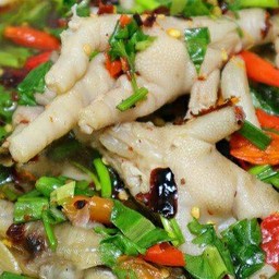 ต้มแซ่บตีนไก่
