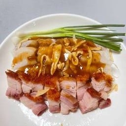 ปอเปี๊ยะสดหมูกรอบสเปเชี่ยล