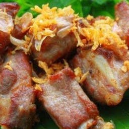 ซี่โครงหมูทอดกระเทียม