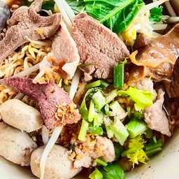 ก๋วยเตี๋ยว หมูน้ำตก