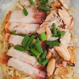 บะหมี่  ปู หมูกรอบ