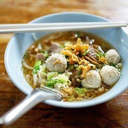ก๋วยเตี๋ยวแม่ต้อยเจ้าเก่า