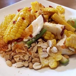 ตำข้าวโพดไข่เค็ม