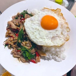 ข้าวกะเพราไก่+ไข่ดาว