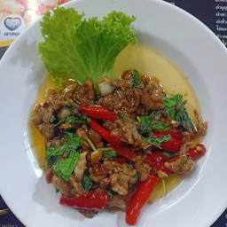 กระเพราเนื้อเป็นกับ