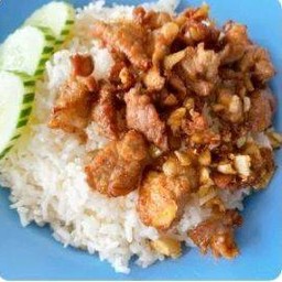 ข้าวกระเทียม