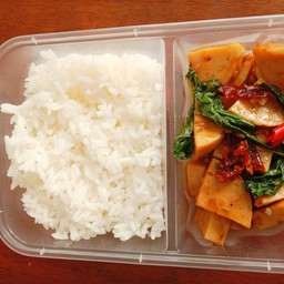 ข้าวกะเพราหมูยอ