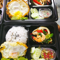 ข้าวกะเพราไข่ดาว