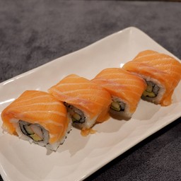Big-Mon Roll 4p บิกม่อนโรล 4 ชิ้น