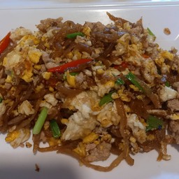 ไชโปว้ผัดไข่ราดข้าว