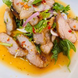 ยำคอหมูยา่ง(ปลาร้า)