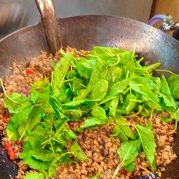 กับข้าว-กะเพราพริกแห้งหมูสับ