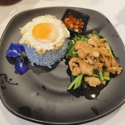 ขัาวคะน้าหมูทอด