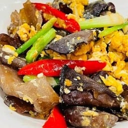 เห็ดหูหนูผัดไข่