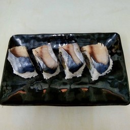 Shime-Saba Roll 4p ซาบะดองโรล 4 ชิ้น