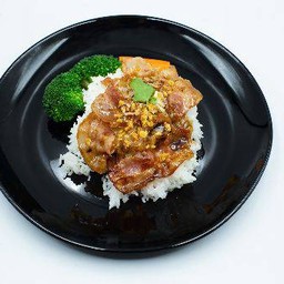 ข้าวเบคอนผัดซอสกระเทียม